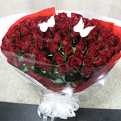 結婚記念日 赤バラの花束